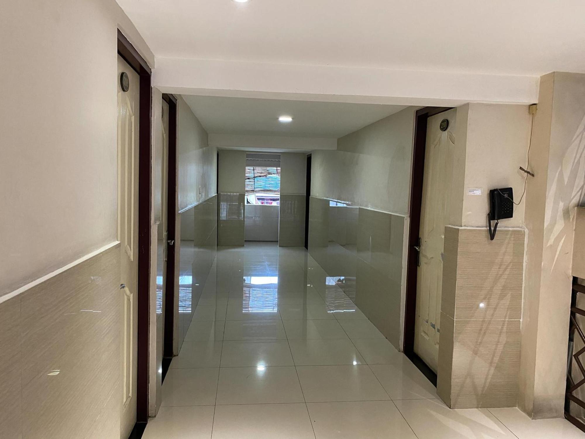Penginapan Star Ambon Mitra Reddoorz Bagian luar foto